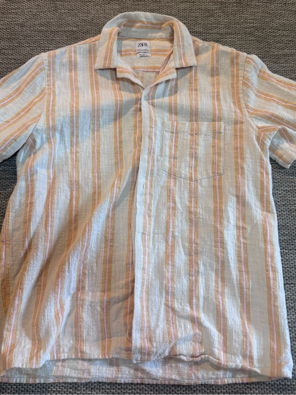 Zara Men’s Short-Sleeve Button-Down Shirt in White and Peach Stripe